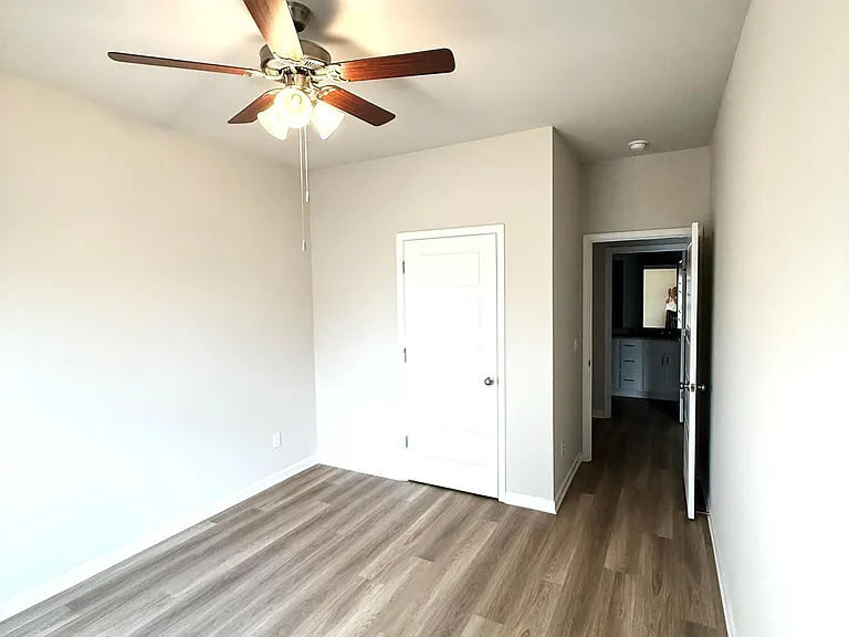 527 Vista Pointe Dr — Photo 23