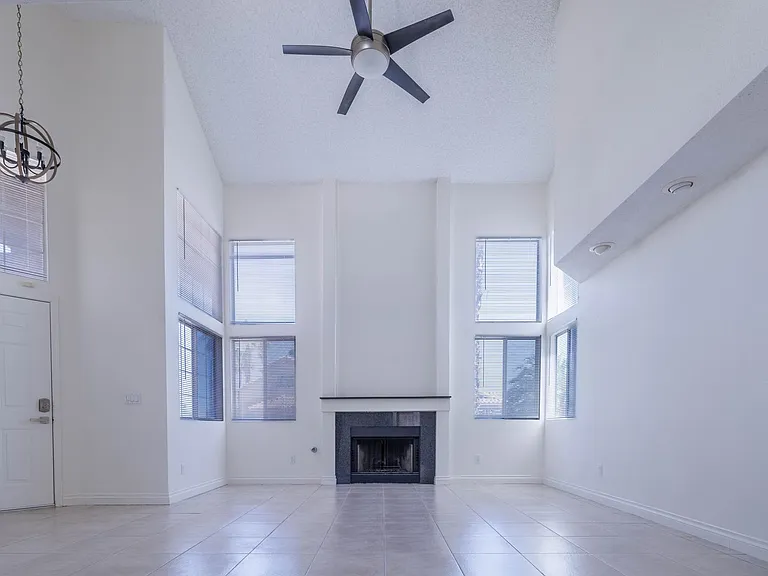 1143 Adelman Dr — Photo 4