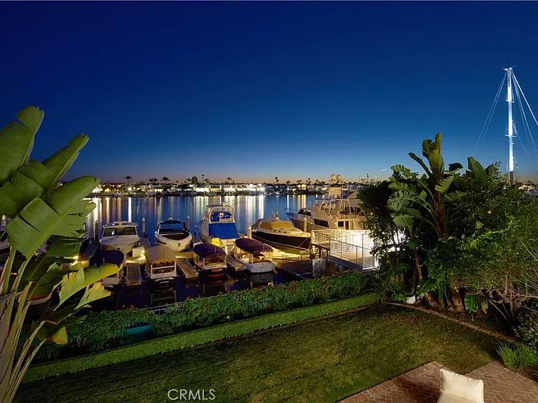 2572 Bayshore Dr — Photo 2