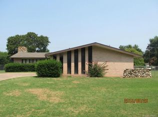 602 High St, Henryetta, OK 74437