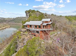100 Tazewell, Norfork, AR 72658
