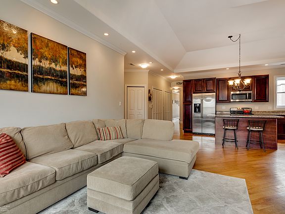 3rd image of 5859 N Glenwood Ave #3