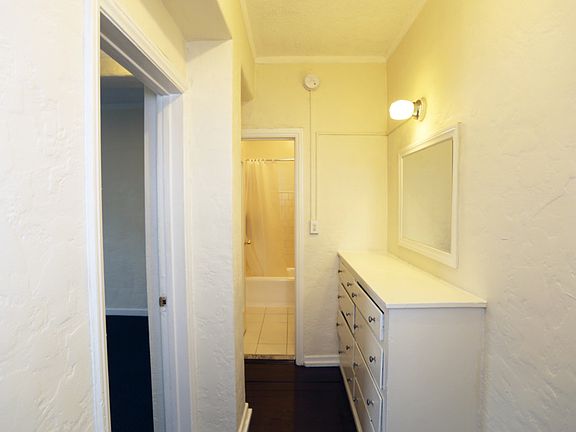5th image of 840 S Hobart Blvd #514