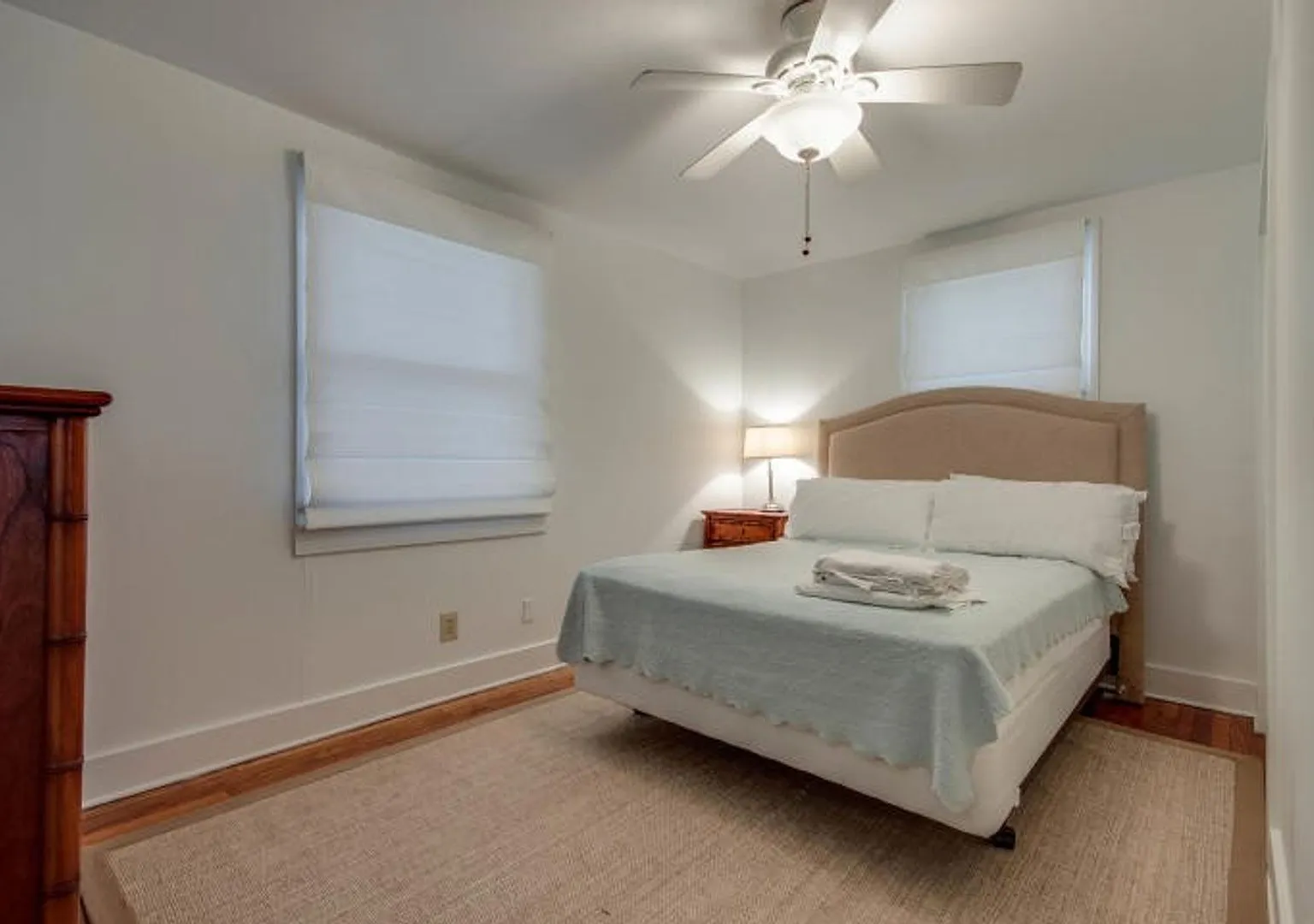 Beautiful 2 BR/1 BA Furnished Apartment Available in Downtown Charleston! — Photo 2