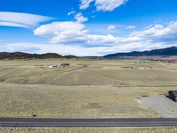 3rd image of 24 Sharon Rose Rd