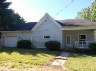 102 E Harrison St, Claypool, IN 46510