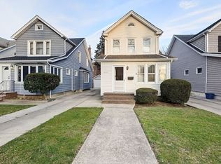 9606 72nd Rd, Forest Hills, NY 11375