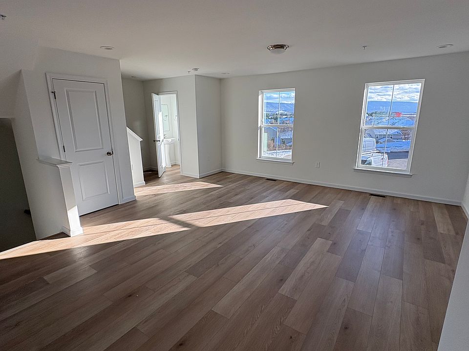 1st image of 121 Adeline Ct