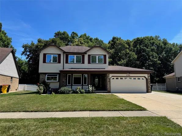 21355 E Chipmunk Trl, Woodhaven, MI 48183