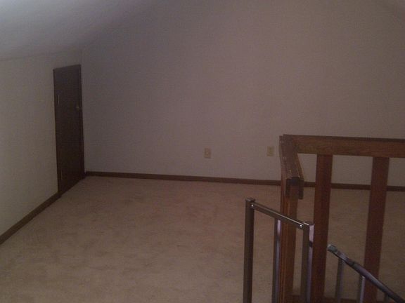 4th image of 945 Harrington Ave APT 4