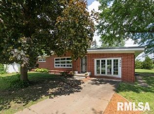 3900 15th St #C, Moline, IL 61265