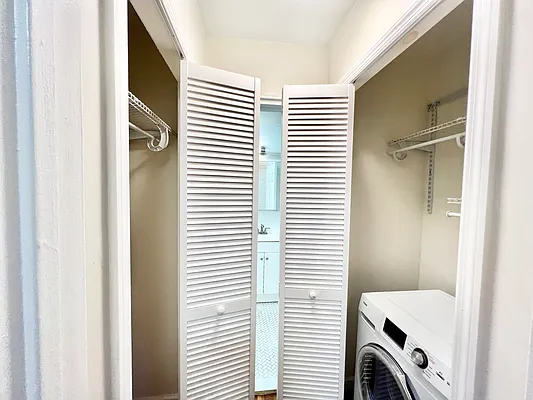 Rented by A&E Real Estate Management | media 7