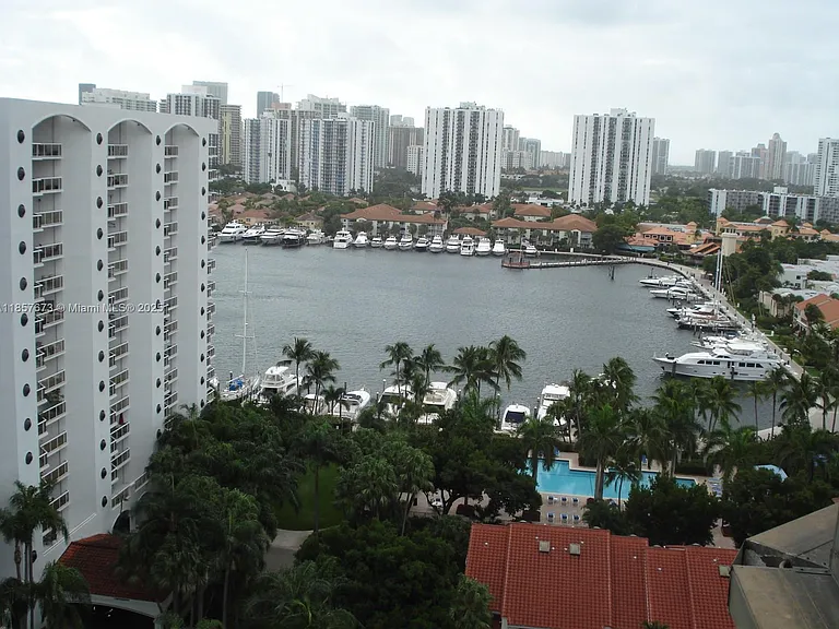 3600 Yacht Club Dr #1503 — Photo 33