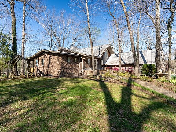 5th image of 5 Lake Shore Ct