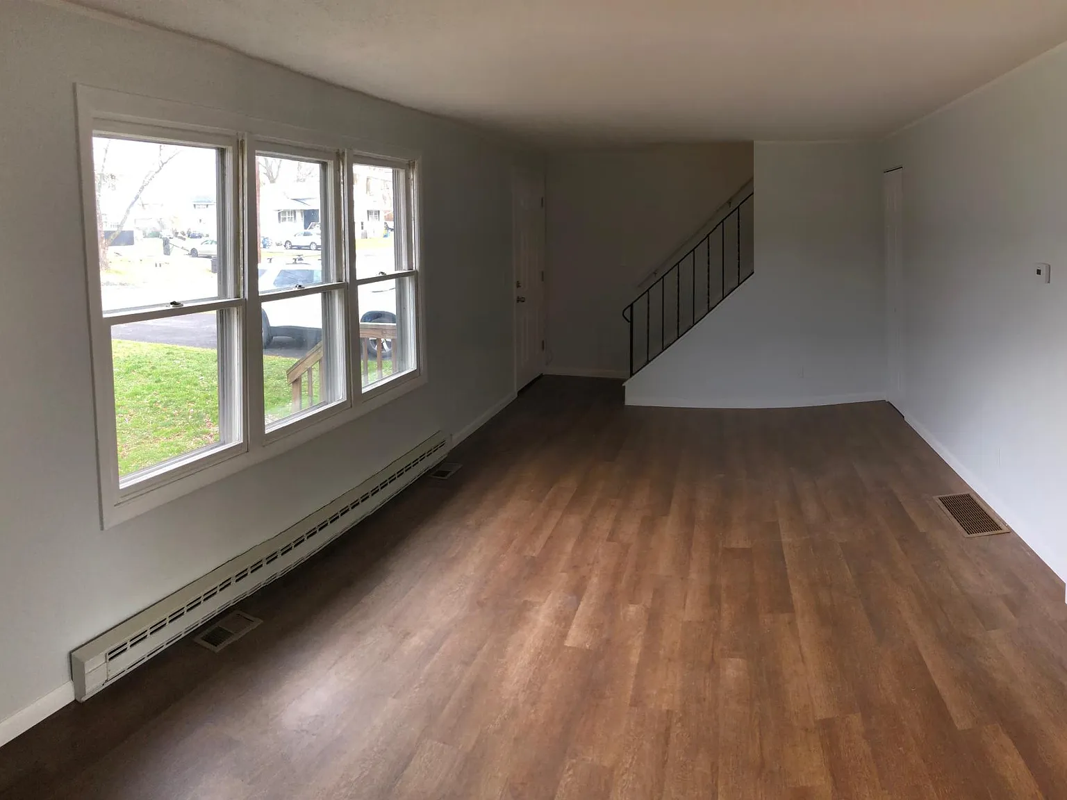 3 bed, 1.5 bath, 2000 sqft, $1,950 — Photo 4