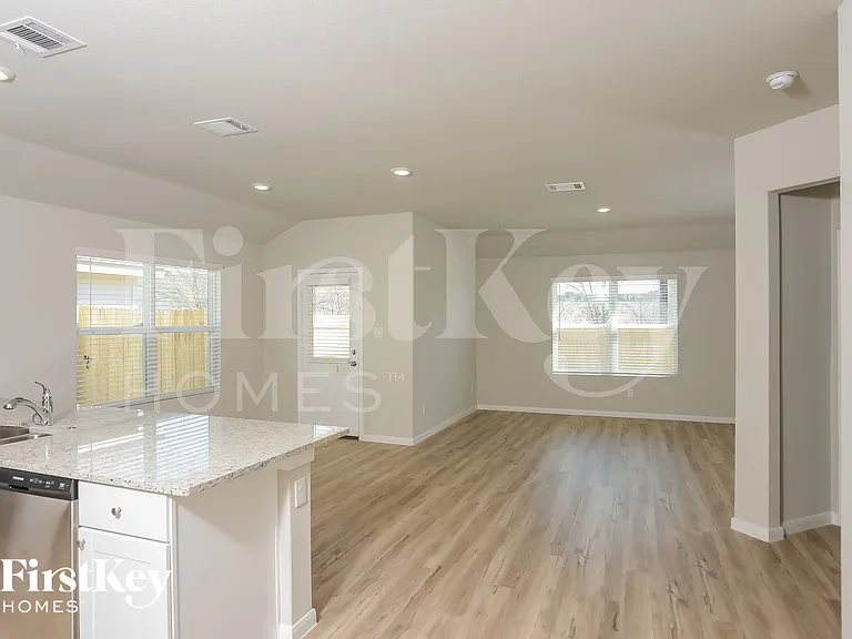 1818 Morse Way — Photo 3