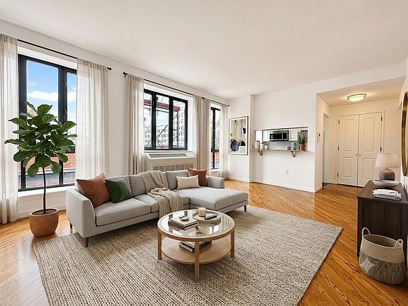 3rd image of 401 W 22nd St #Phc