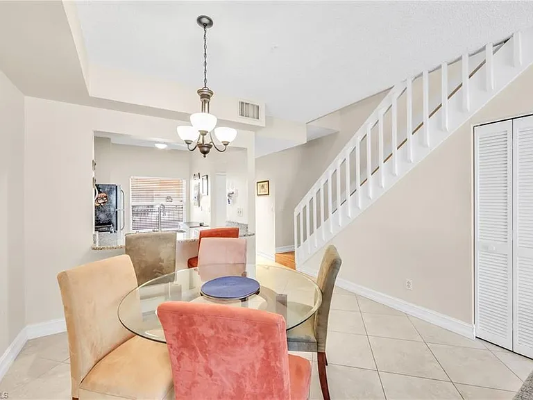 1044 Woodshire Ln #B211 — Photo 11