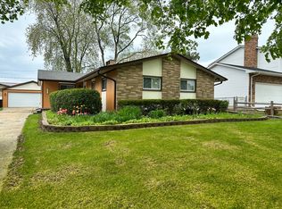 2241 Yeoman St, Waukegan, IL