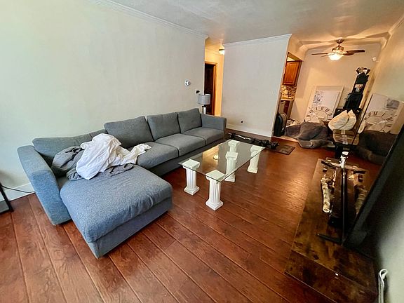 3rd image of 2425 N Oakland Ave APT 204