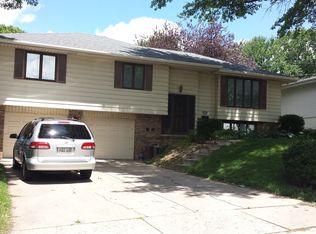 4424 Shady Lane Cir, Omaha, NE 68105