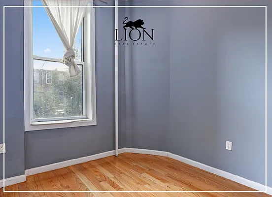 Rented by The Lion Real Estate | media 19