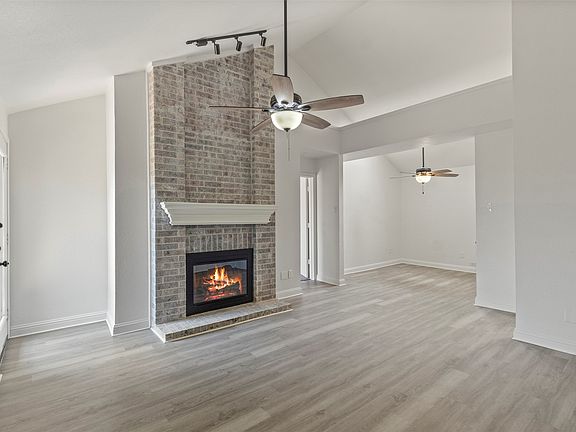 2nd image of 3701 Clover Hill Ln