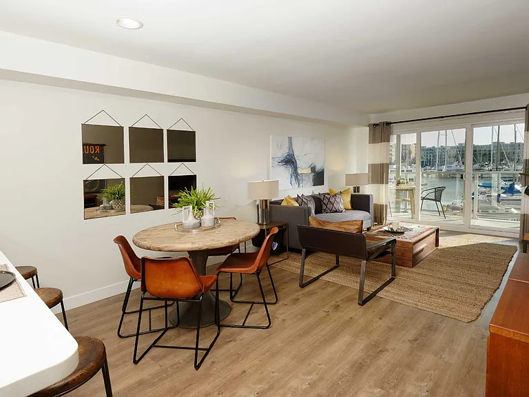 Wayfarer Apartments + Marina — Photo 15