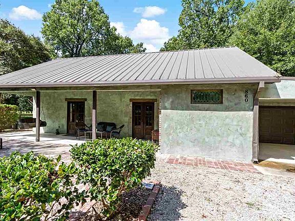 3rd image of 860 Shady Ln