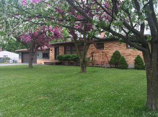 1316 Buckingham Rd, Haslett, MI 48840