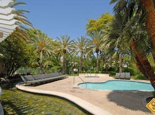 6175 Periwinkle Way, Woodland Hills, CA 91367