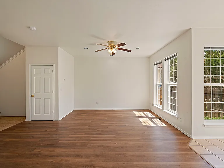 606 Valentine Dr — Photo 7