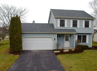 330 Fox Ln, Woodstock, IL 60098