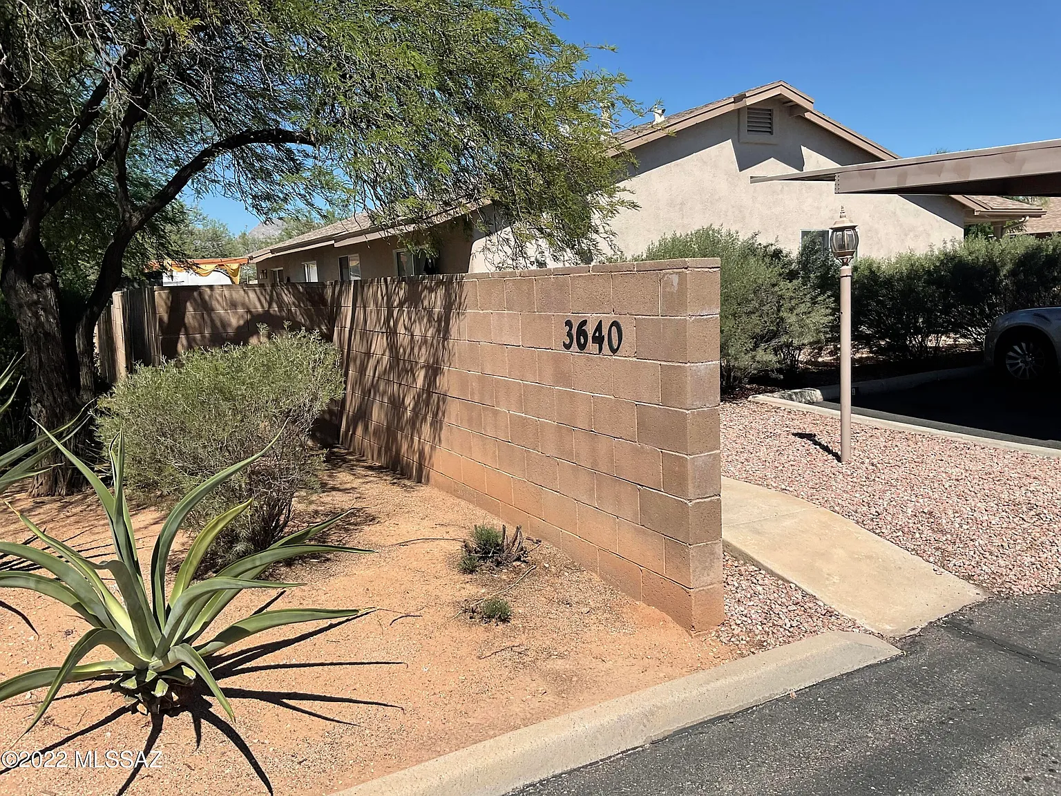 2 bed, 1.5 bath, 955 sqft, $1,345 — Photo 2