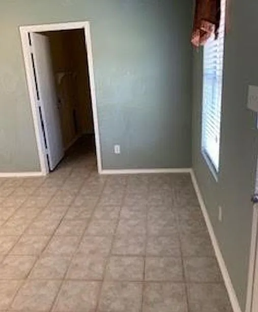 4 bed, 2580 sqft, $2,000 — Photo 4