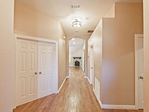 5th image of 4814 Redwood Dr