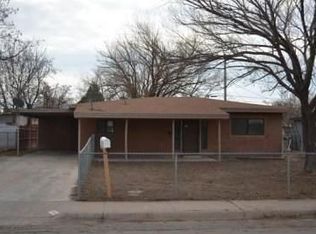 704 Grove St, Roswell, NM 88201