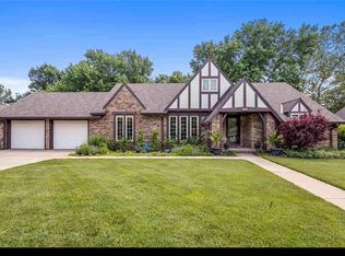 8409 E Overbrook Ln, Wichita, KS 67206