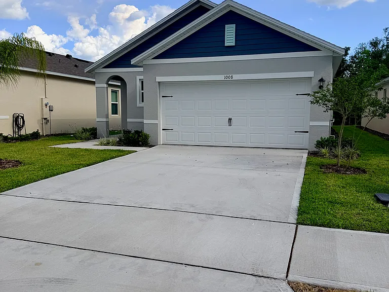 1008 Commons Way — Photo 2