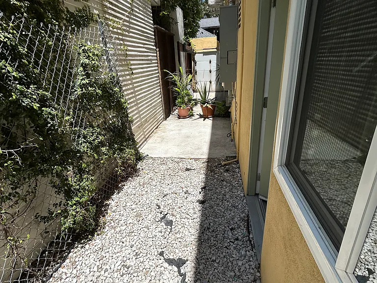 511 Rialto Ave #1 — Photo 5