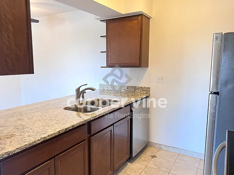 499 Wright St #202 — Photo 4