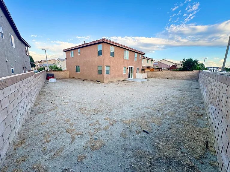 44341 Camellia St — Photo 25