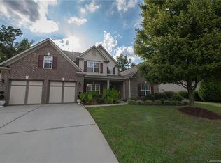 2110 Willowcrest Dr, Waxhaw, NC 28173