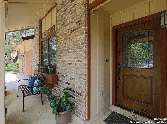 3rd image of 1939 Creek Holw