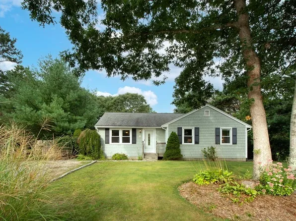 15 Doran Dr, East Falmouth, MA 02536