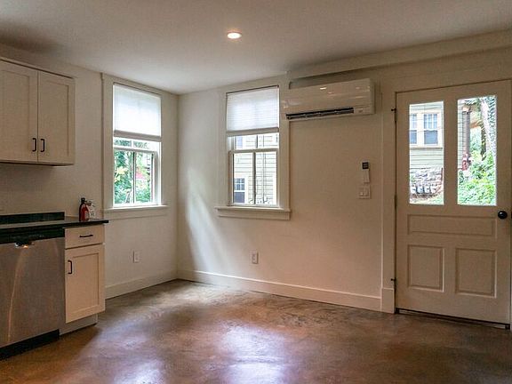 4th image of 23A Courtland Ave