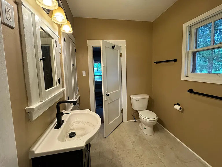 229 Holliday St — Photo 5