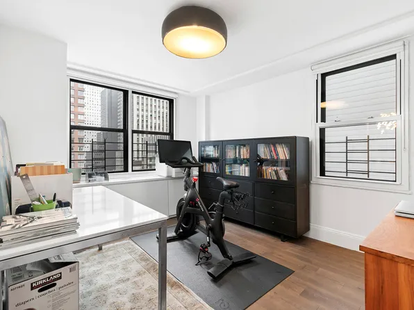 305 East 40th Street image 5 of 21