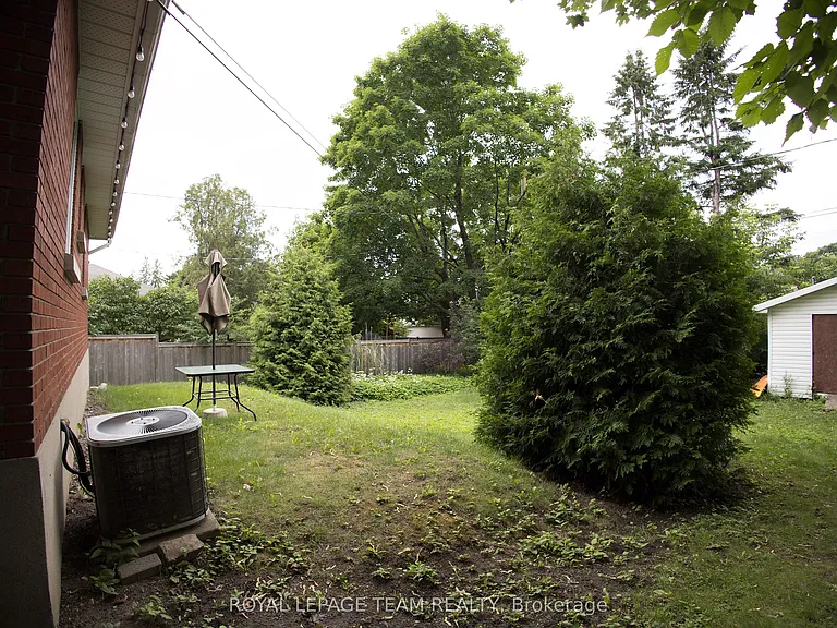 1339 Kilborn Ave — Photo 5