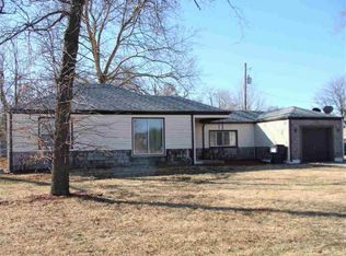 1413 E Macarthur Rd, Wichita, KS 67216